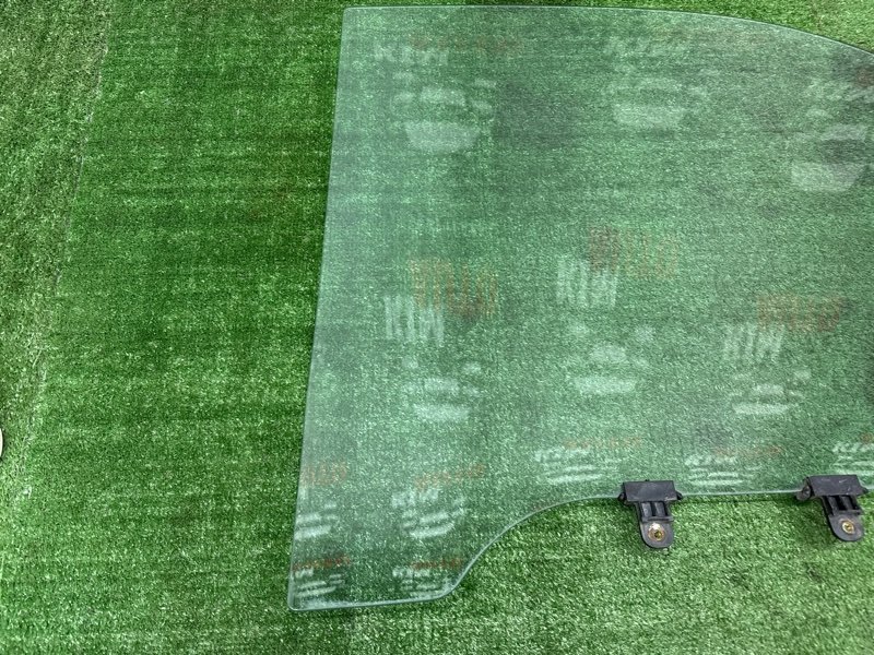 Стекло двери Hyundai Sonata 4 EF