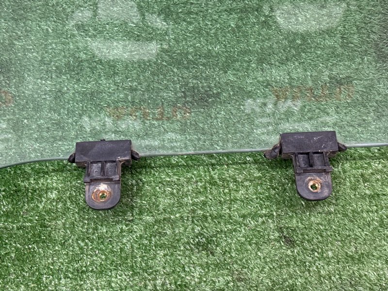 Стекло двери Hyundai Sonata 4 EF