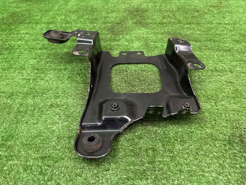 Кронштейн АКБ Ford Kuga 2013 SUV