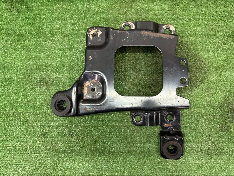 Кронштейн АКБ Ford Kuga 2013 SUV