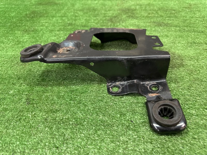 Кронштейн АКБ Ford Kuga 2013 SUV