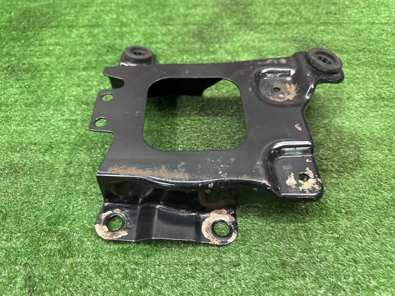 Кронштейн АКБ Ford Kuga 2013 SUV