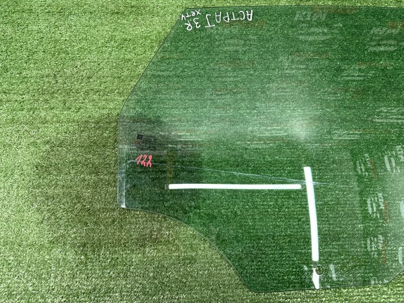 Стекло двери Opel Astra J