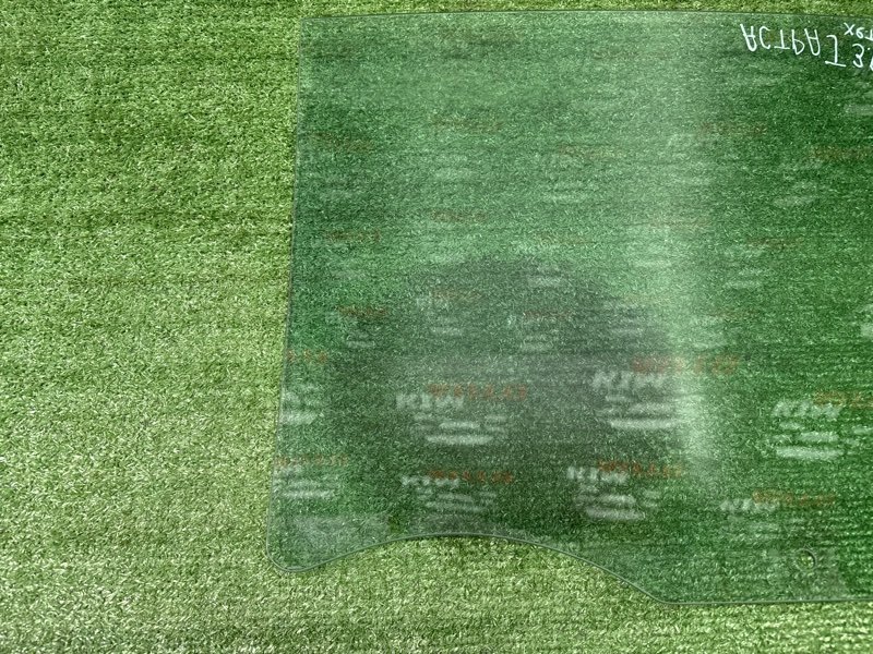 Стекло двери Opel Astra J