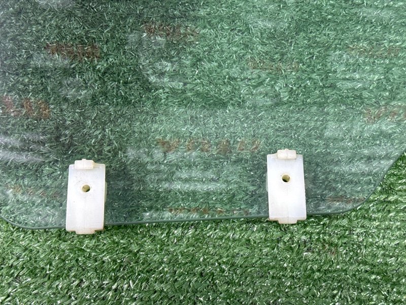 Стекло двери Kia Rio 2