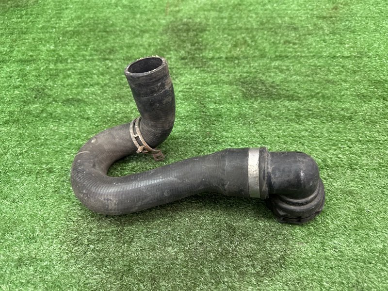 Патрубок радиатора верхний Ford Kuga 2013 SUV