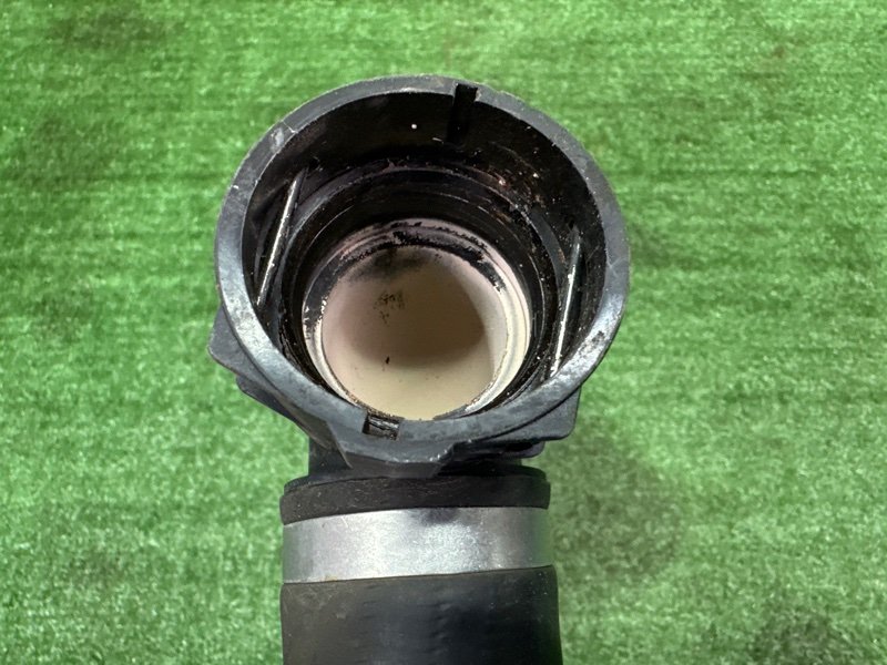 Патрубок радиатора верхний Ford Kuga 2013 SUV