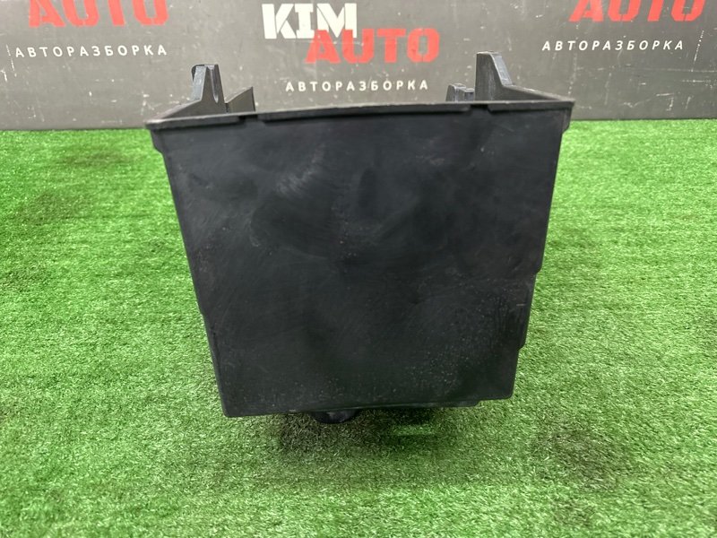 Площадка под АКБ Ford Kuga 2013 SUV