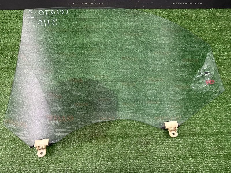 Стекло двери Kia Cerato 1