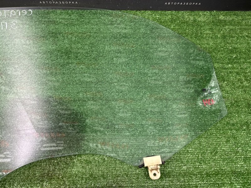 Стекло двери Kia Cerato 1