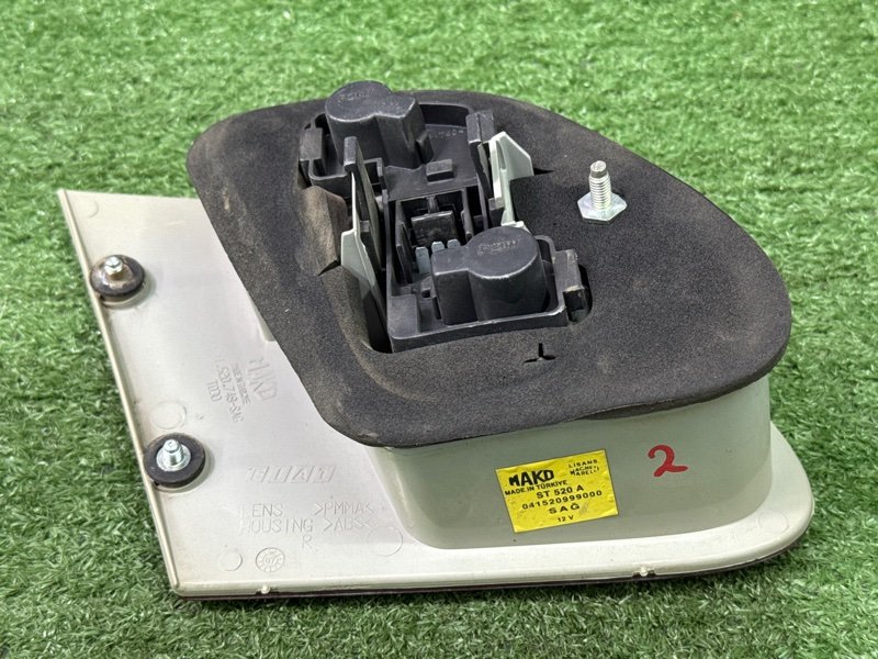 Фонарь в крышку багажника Fiat Albea