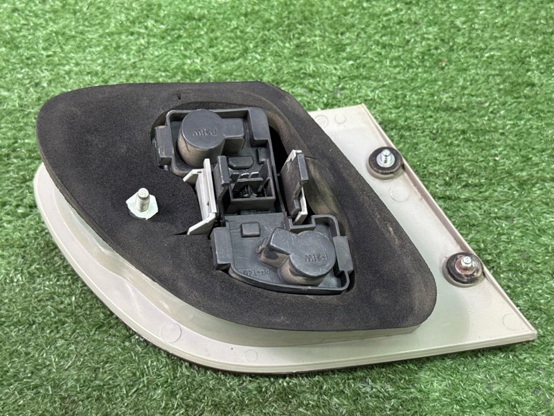 Фонарь в крышку багажника Fiat Albea