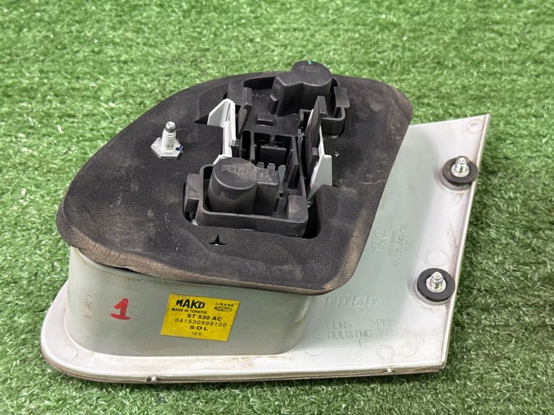 Фонарь в крышку багажника Fiat Albea