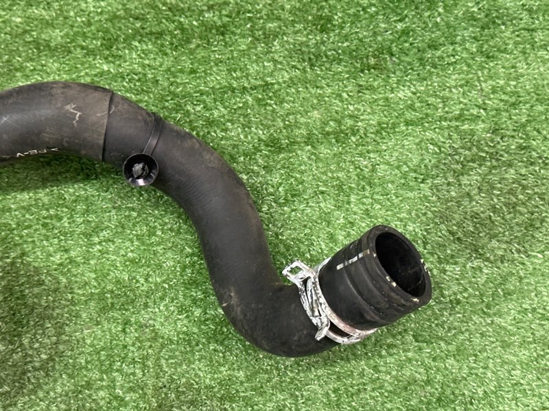 Патрубок радиатора нижний Ford Kuga 2013 SUV