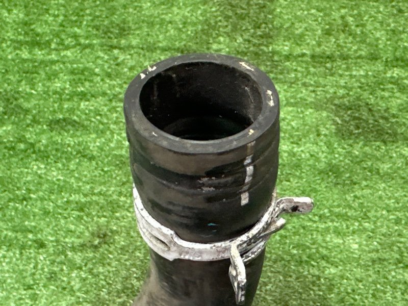 Патрубок радиатора нижний Ford Kuga 2013 SUV