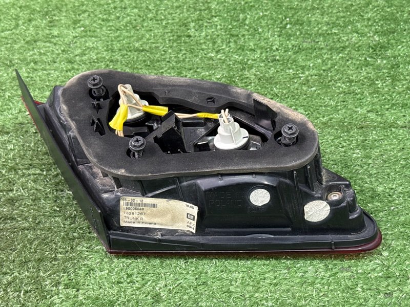 Фонарь в крышку багажника Opel Astra GTC