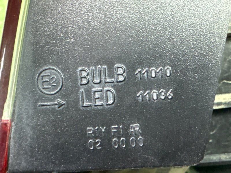 Фонарь в крышку багажника Opel Astra GTC