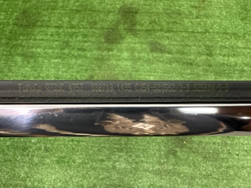 Уплотнитель стекла наружный(Бархотка) Хром Ford Kuga 2013 SUV