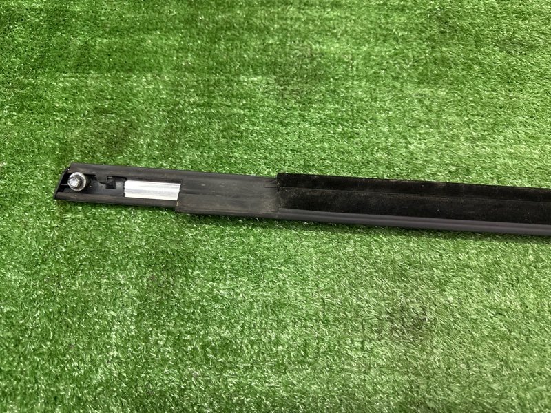 Уплотнитель стекла наружный(Бархотка) Хром Ford Kuga 2013 SUV