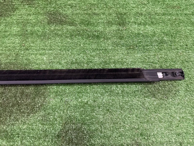 Уплотнитель стекла наружный(Бархотка) Хром Ford Kuga 2013 SUV