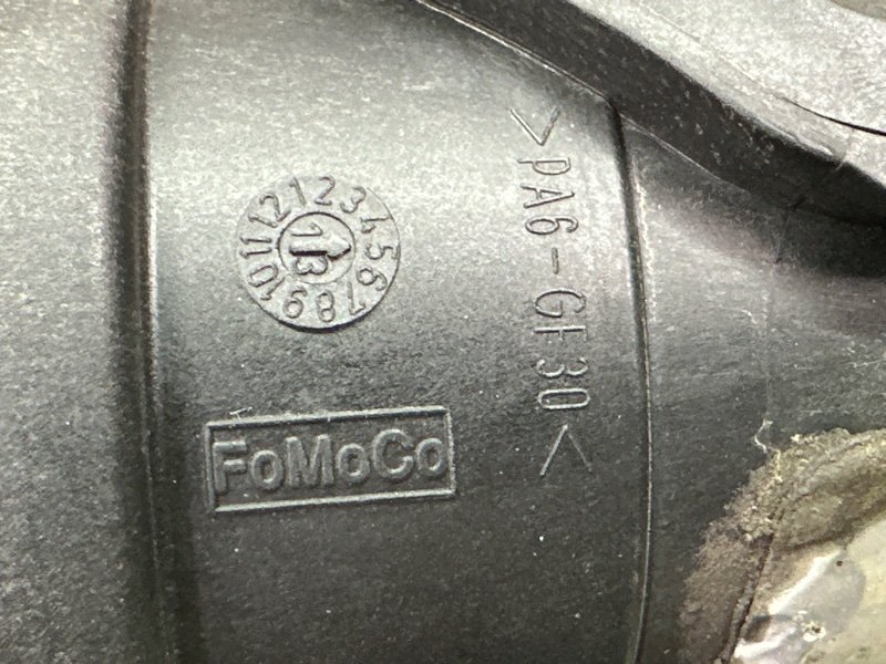 Патрубок воздушного фильтра Ford Kuga 2013 SUV