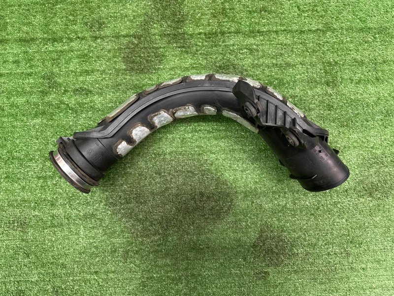 Патрубок воздушного фильтра Ford Kuga 2013 SUV