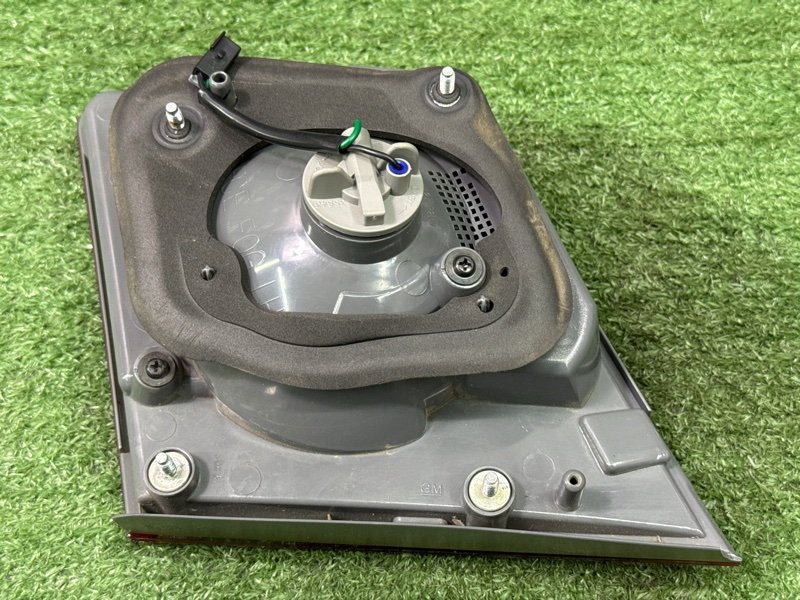 Фонарь в крышку багажника Chevrolet Cruze