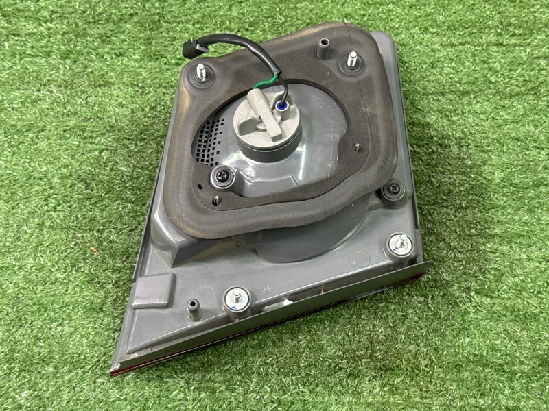 Фонарь в крышку багажника Chevrolet Cruze