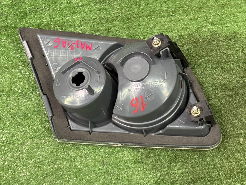 Фонарь в крышку багажника mazda mazda 6