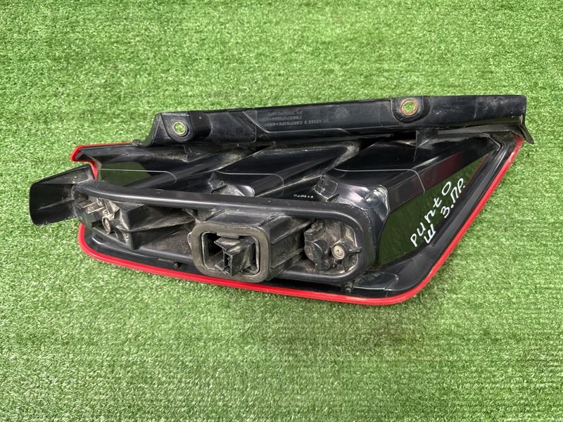 Фонарь в крыло Fiat Punto