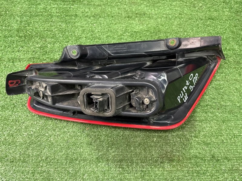 Фонарь в крыло Fiat Punto