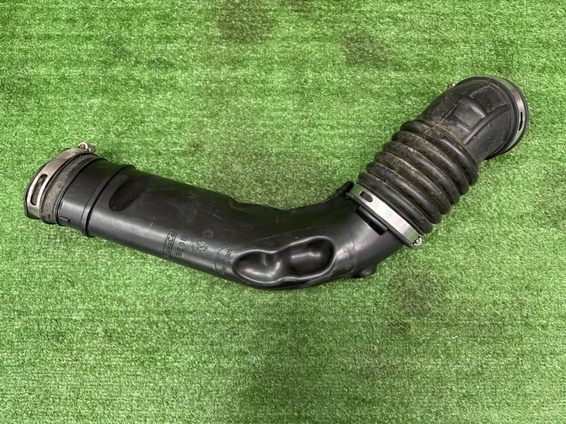 Патрубок воздушного фильтра Ford Kuga 2013 SUV