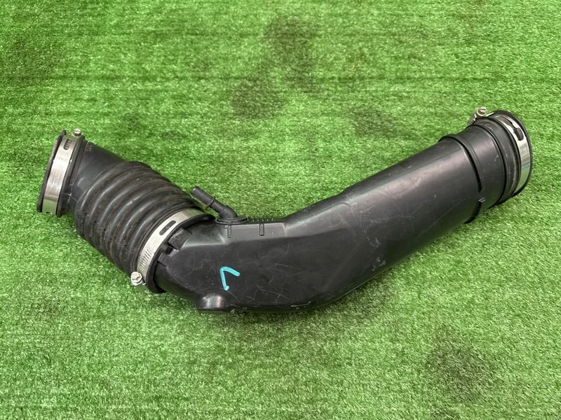 Патрубок воздушного фильтра Ford Kuga 2013 SUV