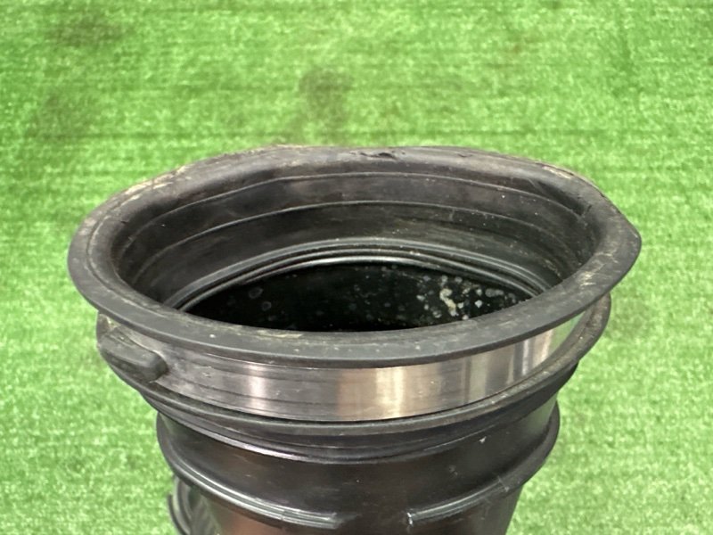 Патрубок воздушного фильтра Ford Kuga 2013 SUV