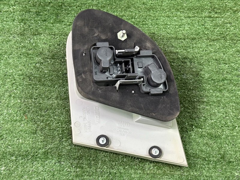 Фонарь в крышку багажника Fiat Albea