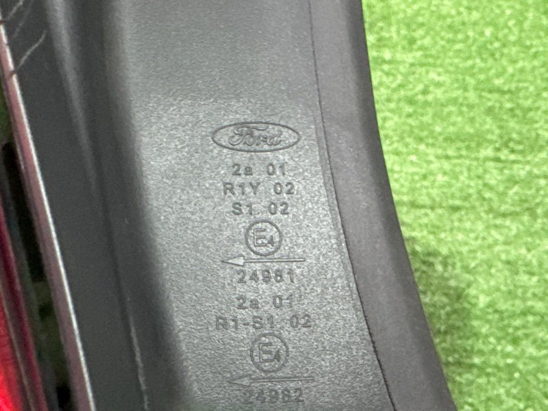 Фонарь в крыло Ford Fiesta