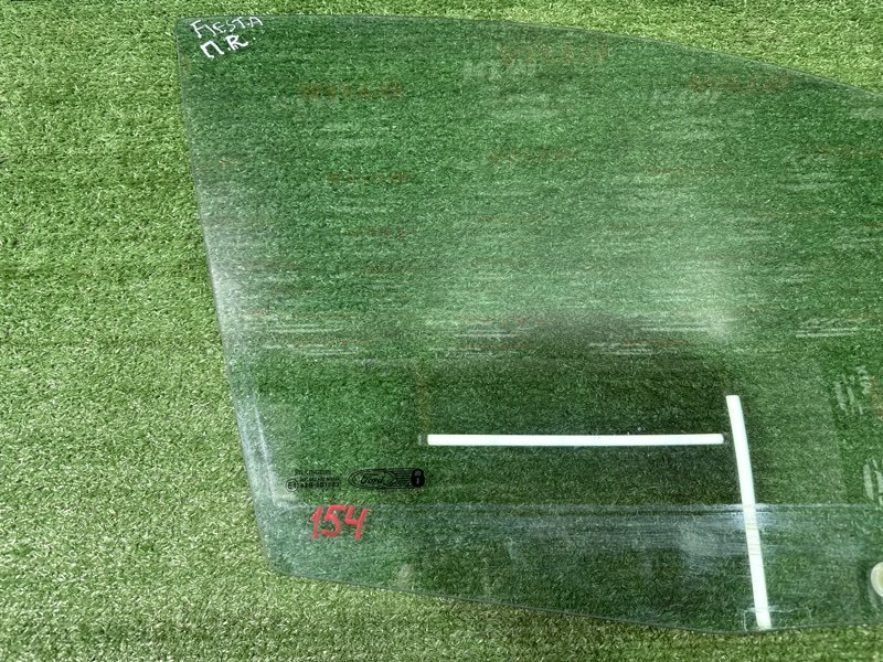 Стекло двери Ford Fiesta