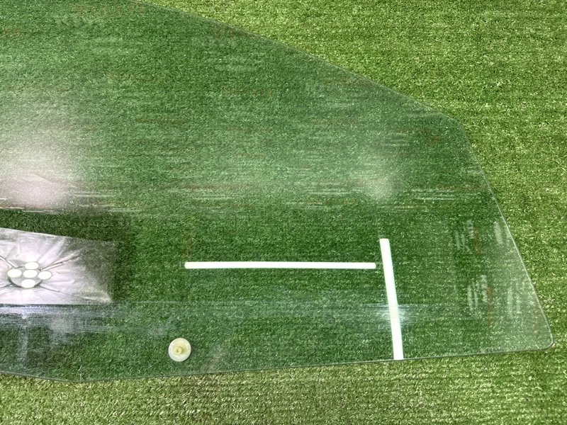 Стекло двери Ford Fiesta