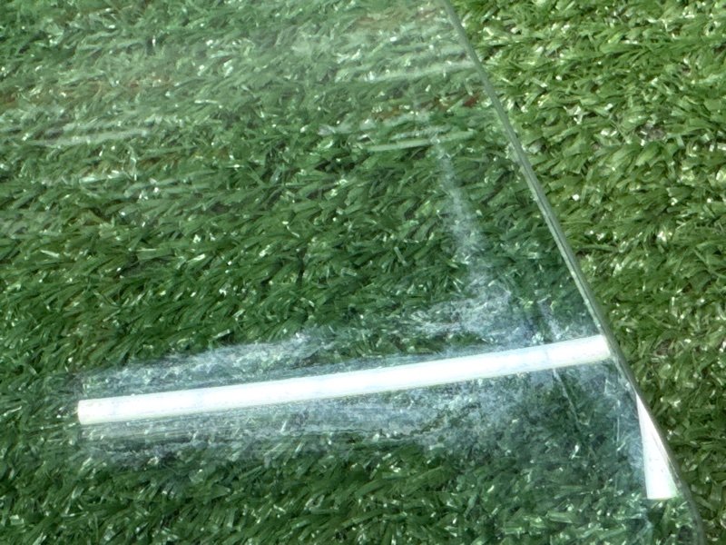 Стекло двери Ford Fiesta