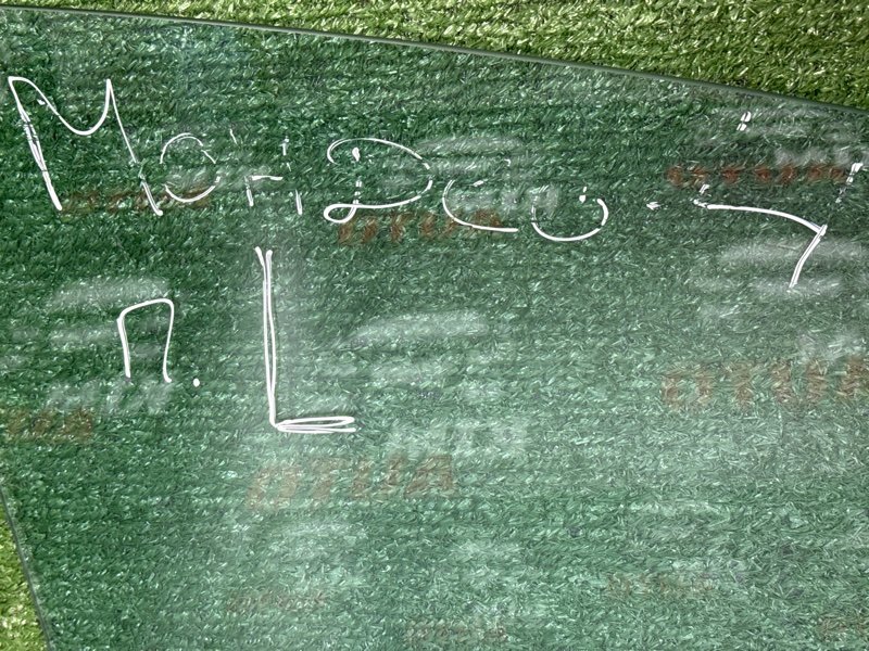 Стекло двери Ford Mondeo 4