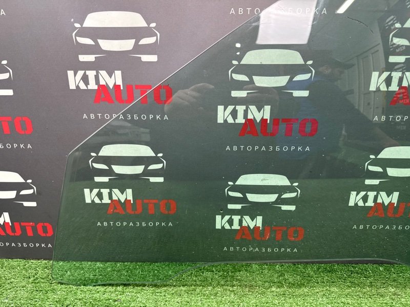 Стекло двери BMW 7 E38