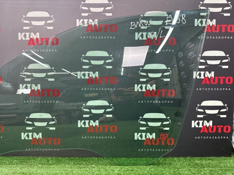 Стекло двери BMW 7 E38