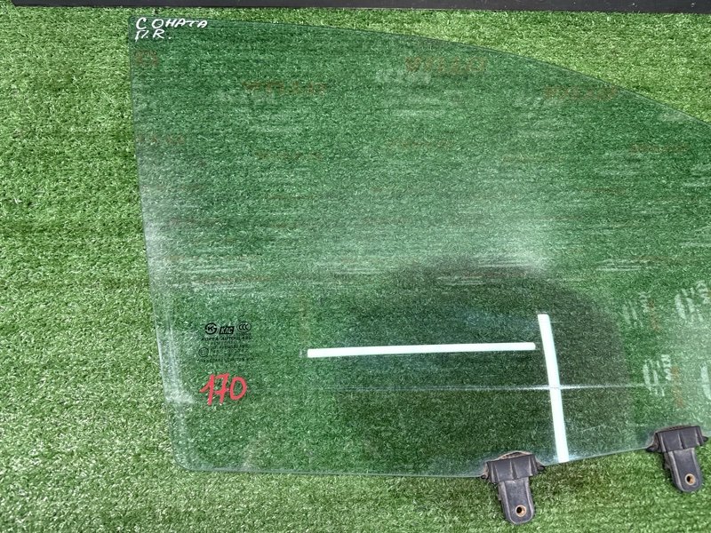 Стекло двери Hyundai Sonata 4