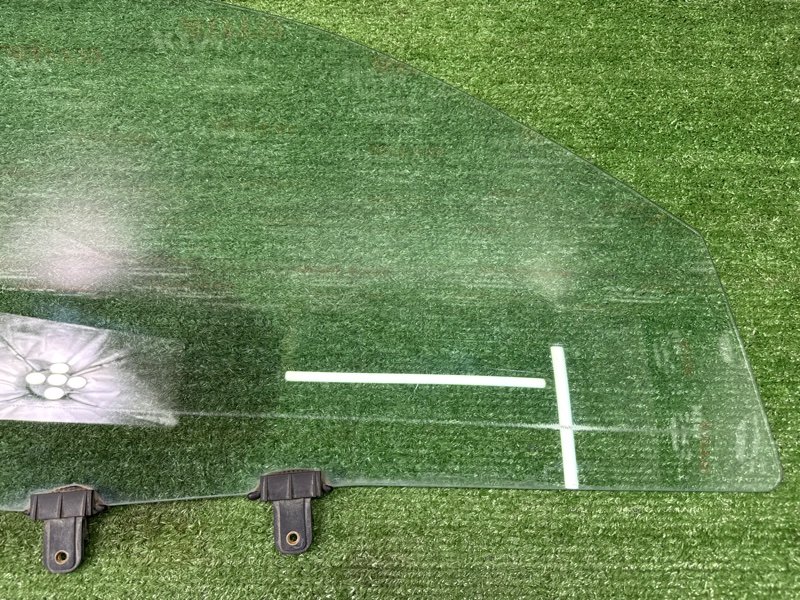 Стекло двери Hyundai Sonata 4