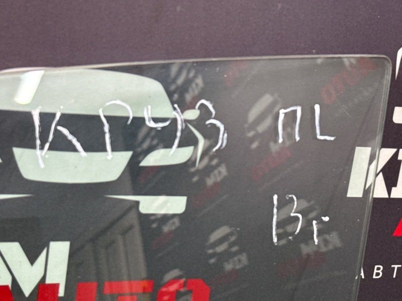 Стекло двери Chevrolet Cruze