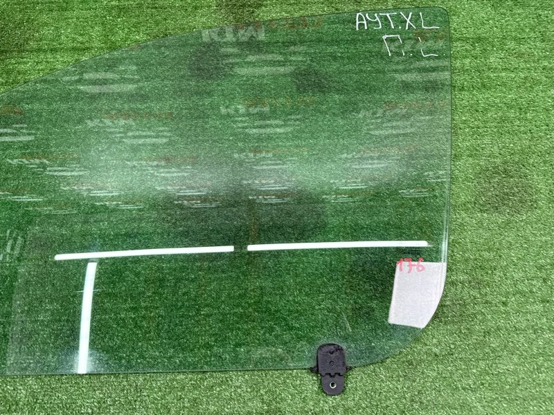 Стекло двери Mitsubishi Outlander XL