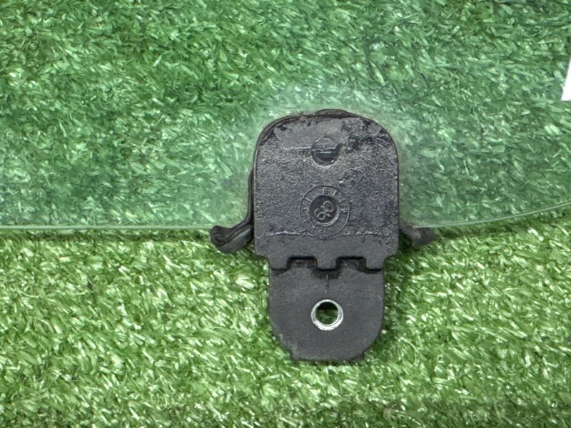 Стекло двери Mitsubishi Outlander XL