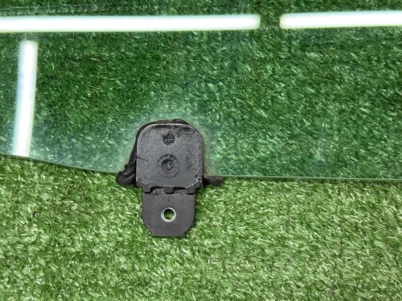 Стекло двери Mitsubishi Outlander XL