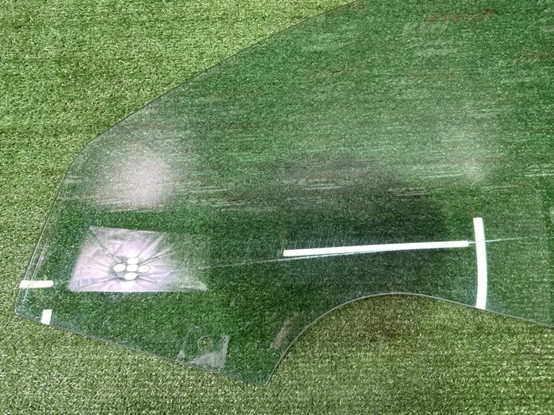 Стекло двери Skoda Octavia A5