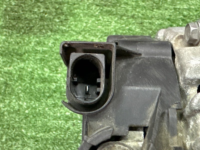 Генератор Ford Kuga 2013 SUV